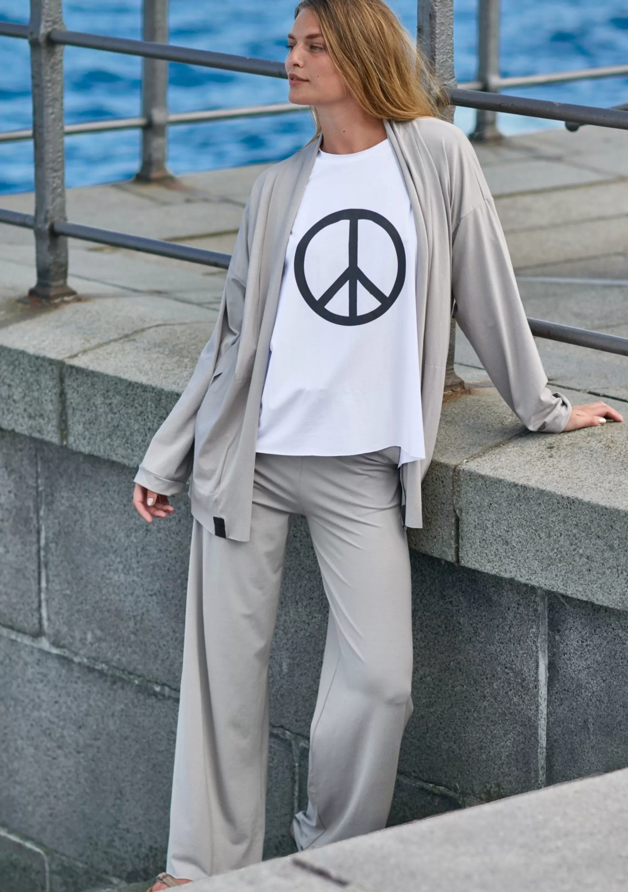 TEE PEACE PRINT | 96066 | Henriette Steffensen Copenhagen Store